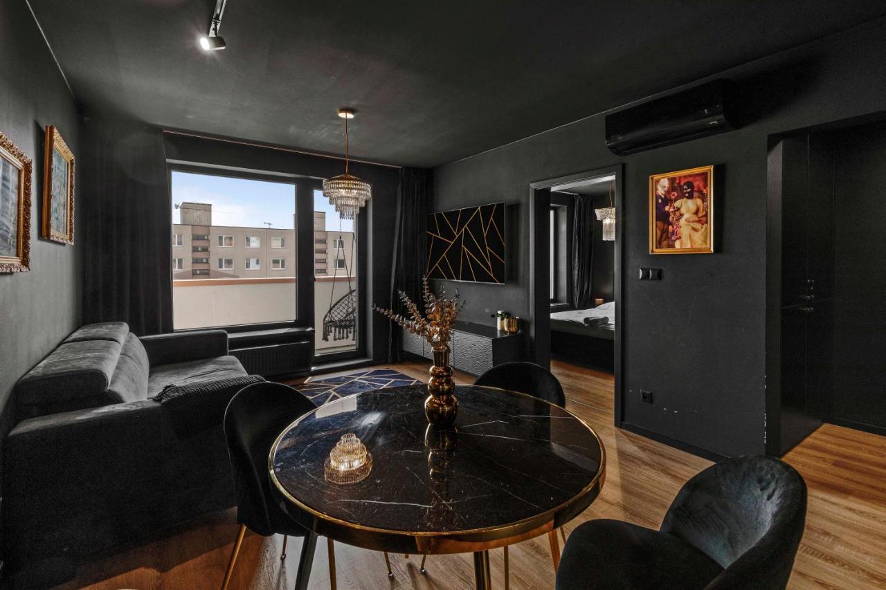 Lam Black - Ac - Balcony Appartement Bratislava Buitenkant foto