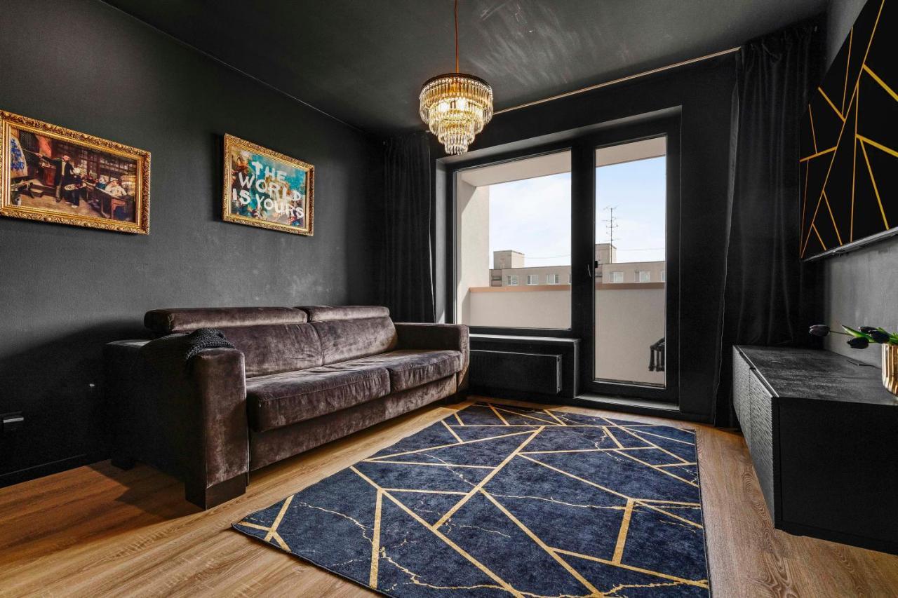 Lam Black - Ac - Balcony Appartement Bratislava Buitenkant foto